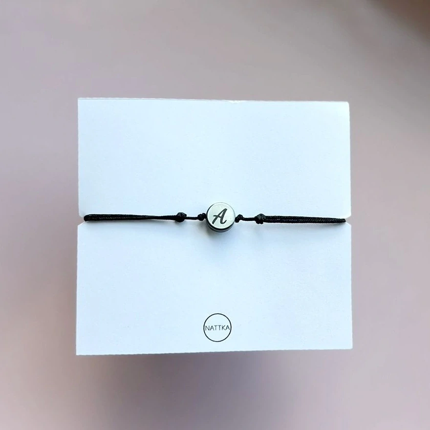 Náramek s písmenkem hematit