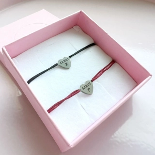 Set dvou náramků s textem/datumem 