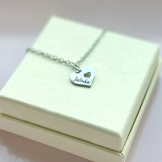 Náhrdelník srdíčko text na přání - jméno/slovo 