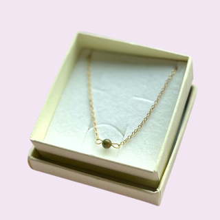 Zlatý náhrdelník unakit